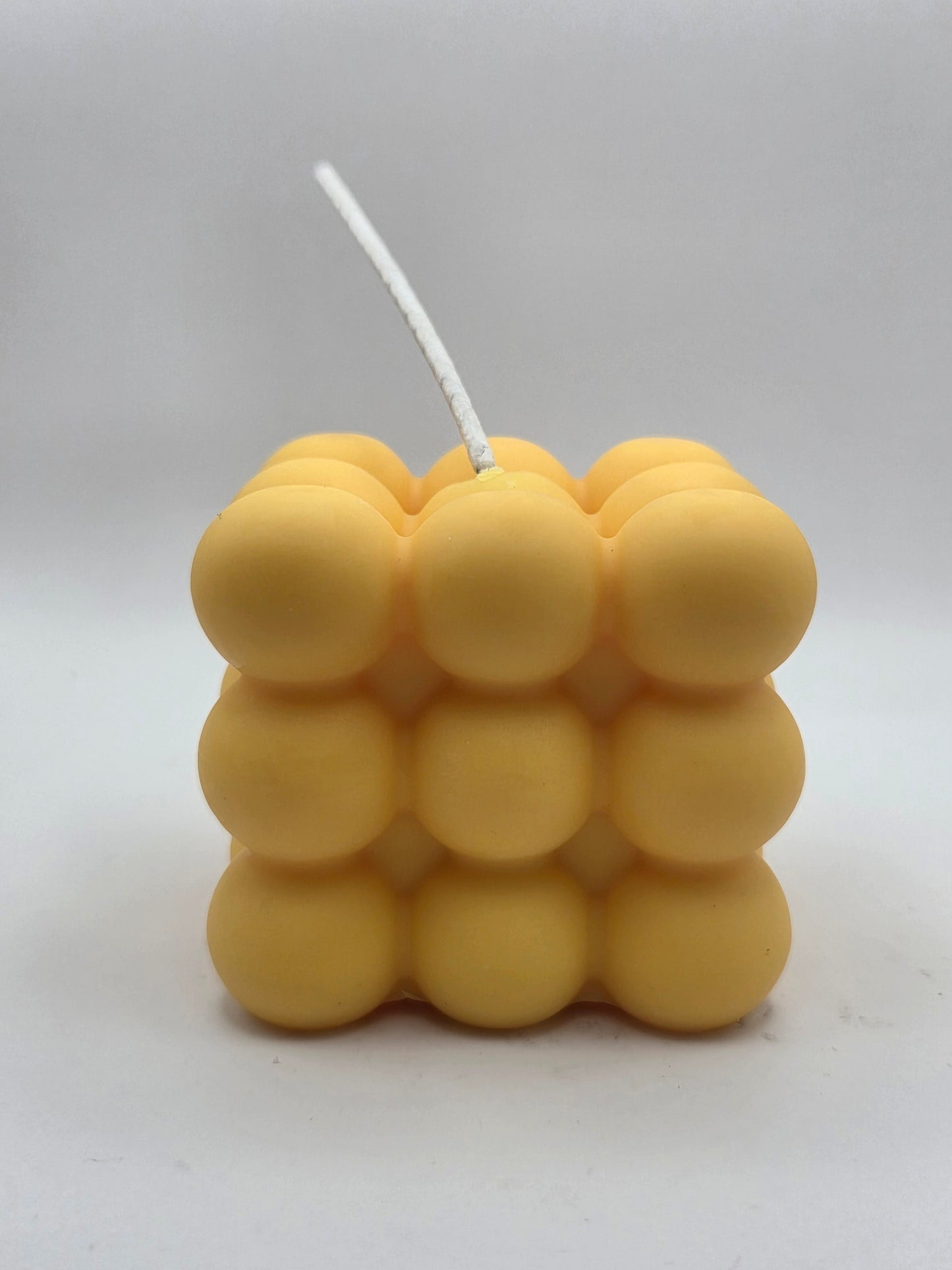 Gele bolletjeskaars